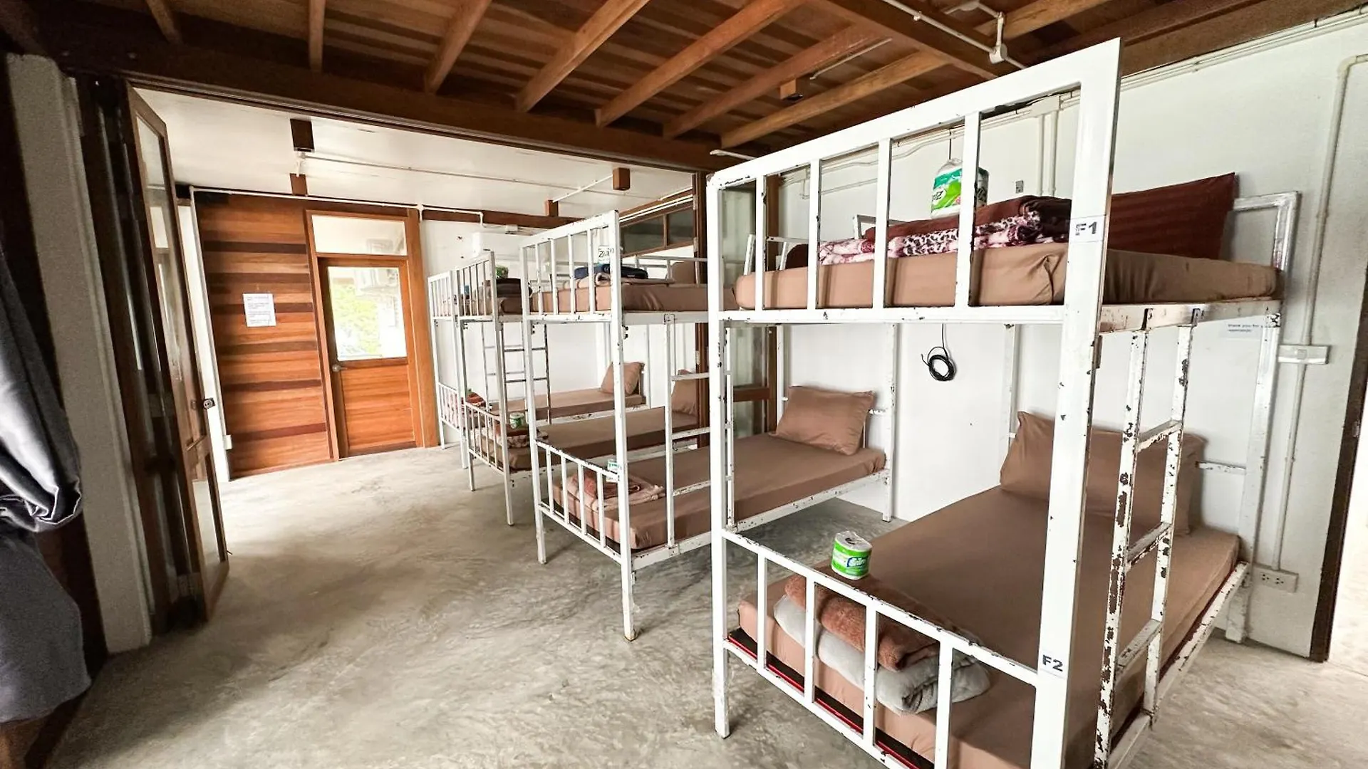 קו טאו Pranee Bungalow 0*, קו טאו תאילנד